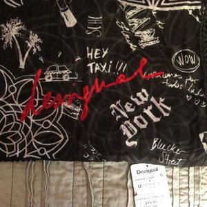 New York- themed scarf